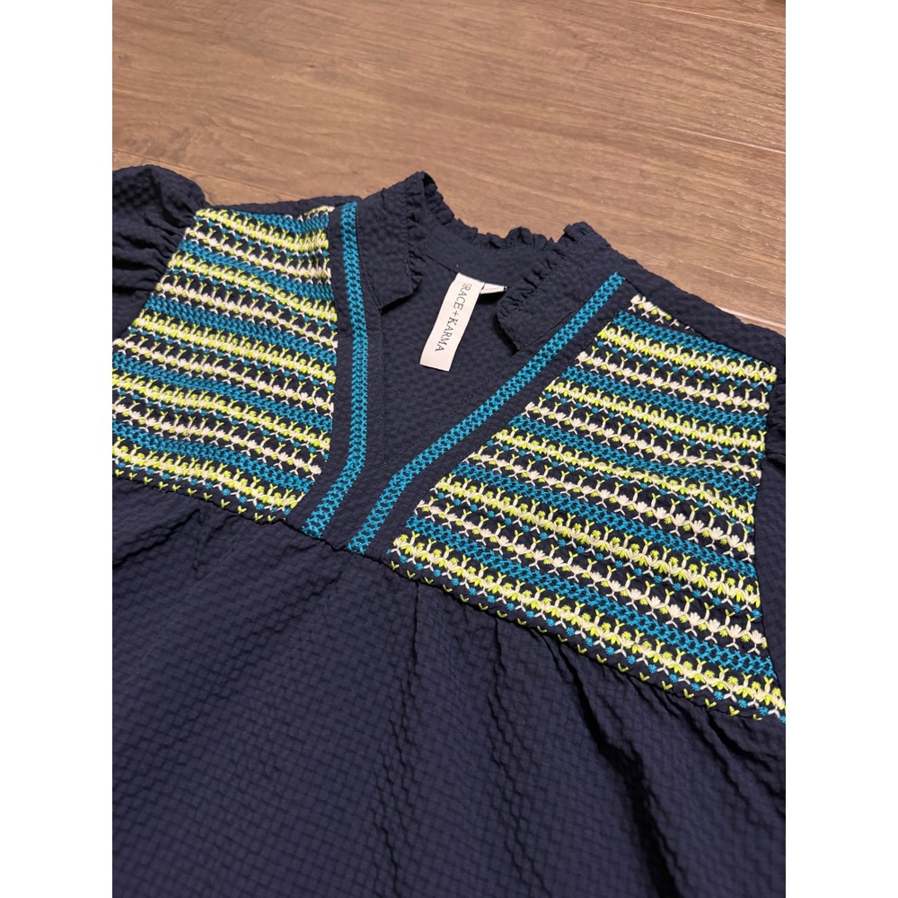 Grace + Karma Navy Blue Seersucker Embroidered Puff Sleeve Blouse Womens Small - Picture 3 of 7